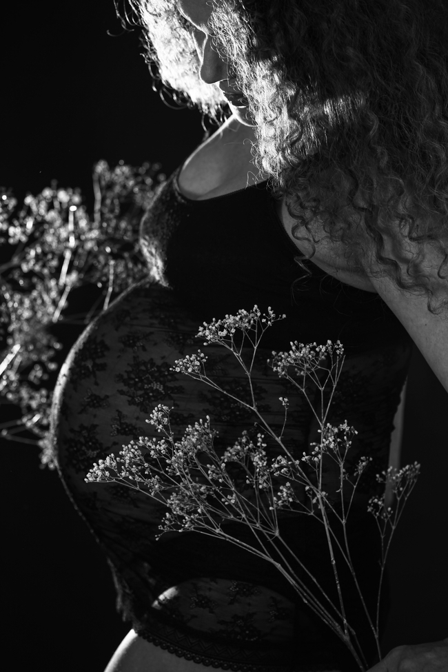 Babybauch Blumen Fotoshooting 